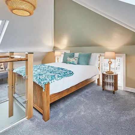 Host & - Tenby Whitby