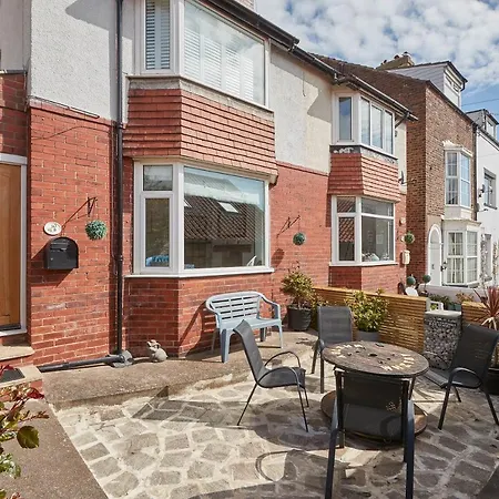 Holiday home Host & - Tenby *