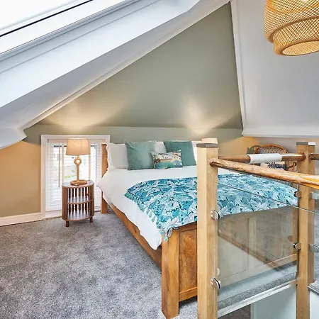 Host & - Tenby Holiday home *