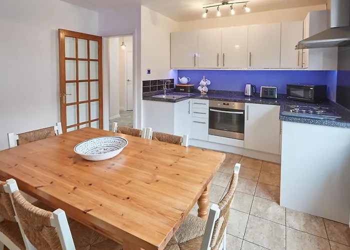 Host & - Tenby Holiday home Whitby